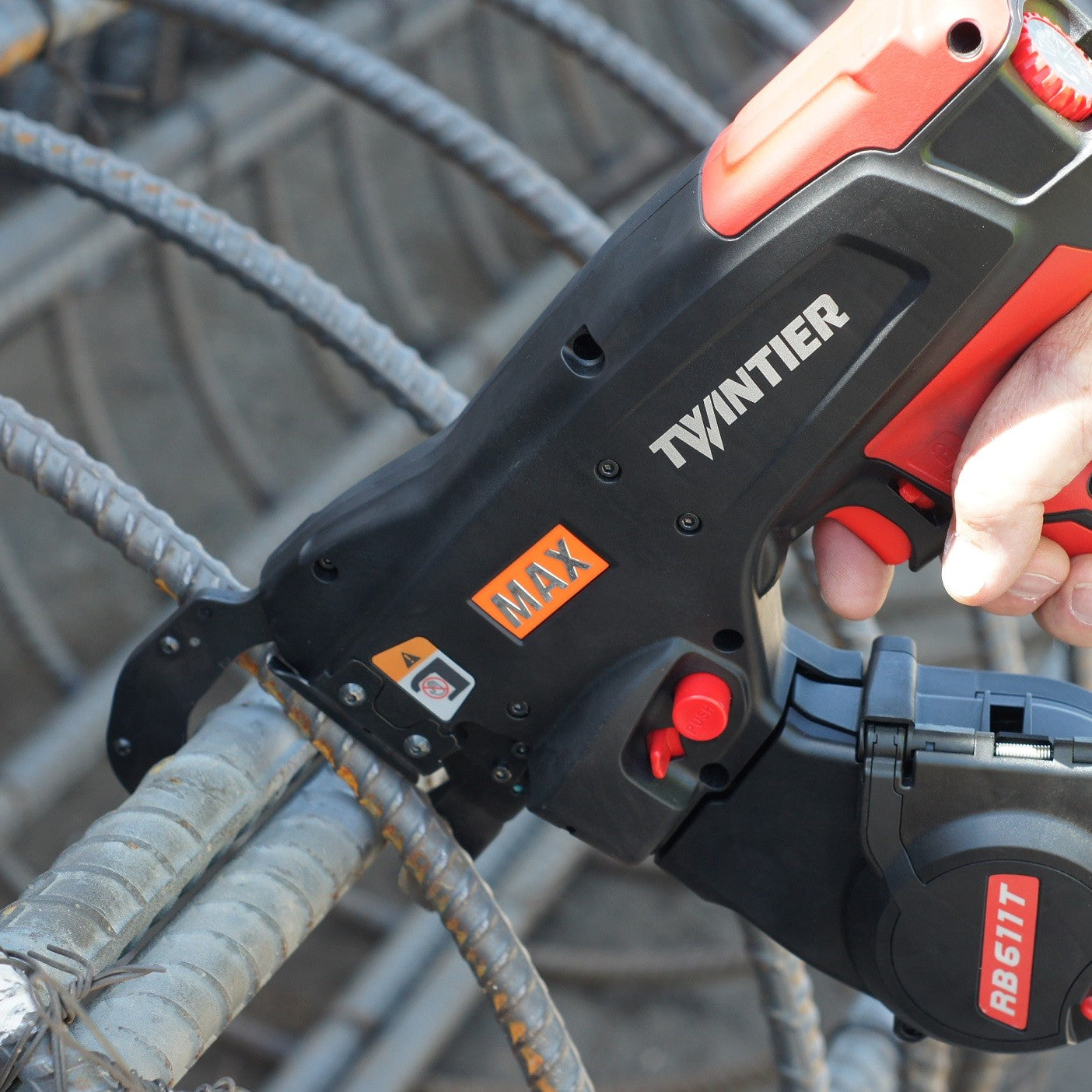 MAX cordless rebar tying tool